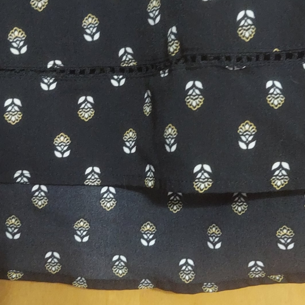 Patterned top - Picture 3 of 5